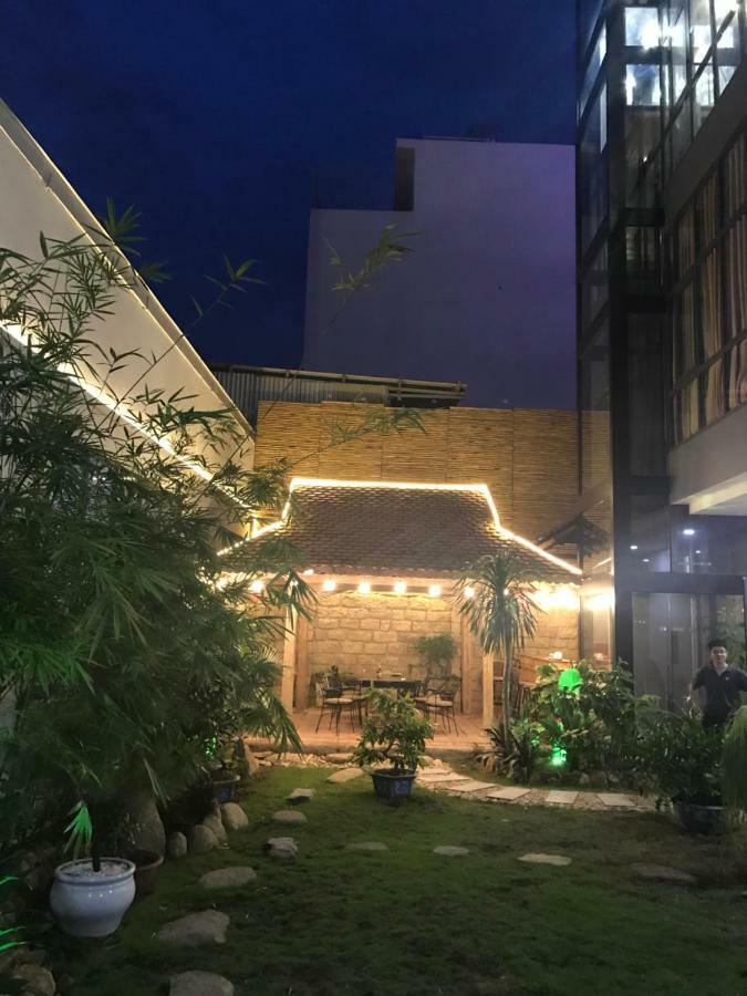 Lily Apartment Nha Trang Buitenkant foto
